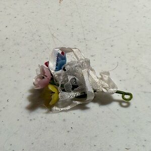 Barbie Vinatge 1980’s flower hand bouquet